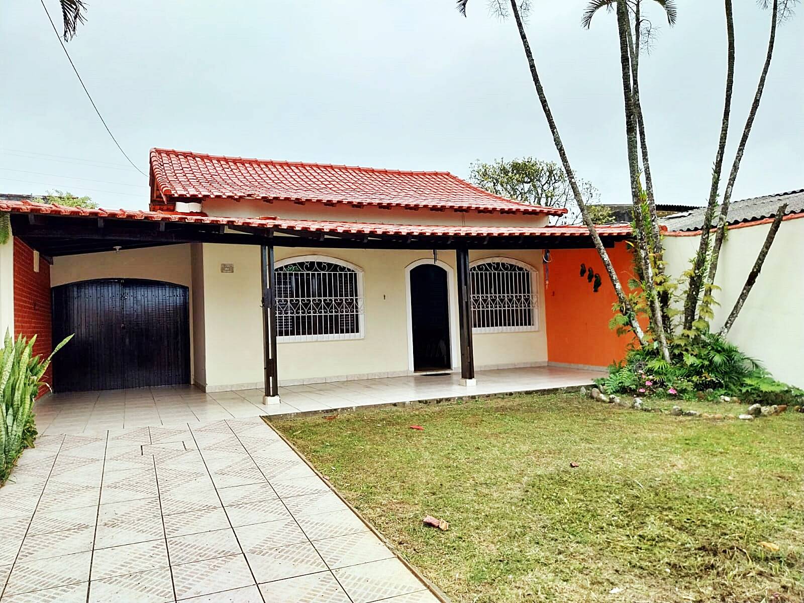#2569 - Casa para Venda em Mongaguá - SP
