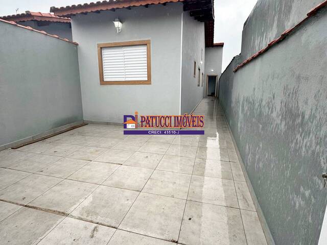 Casa para Venda em Mongaguá - 2